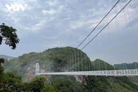 Moc Chau Glass Bridge recognized by Guinness record