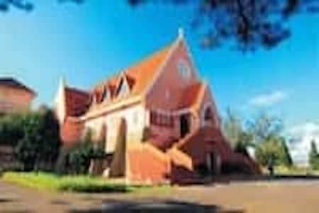 DOMAINE DE MARIE CHURCH
