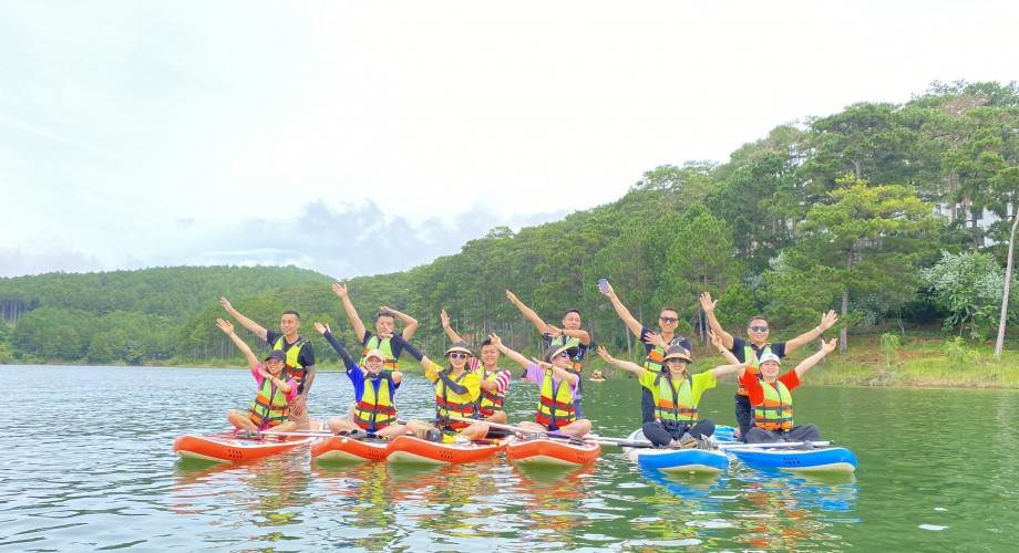 Kayaking / SUP at Tuyen Lam lake