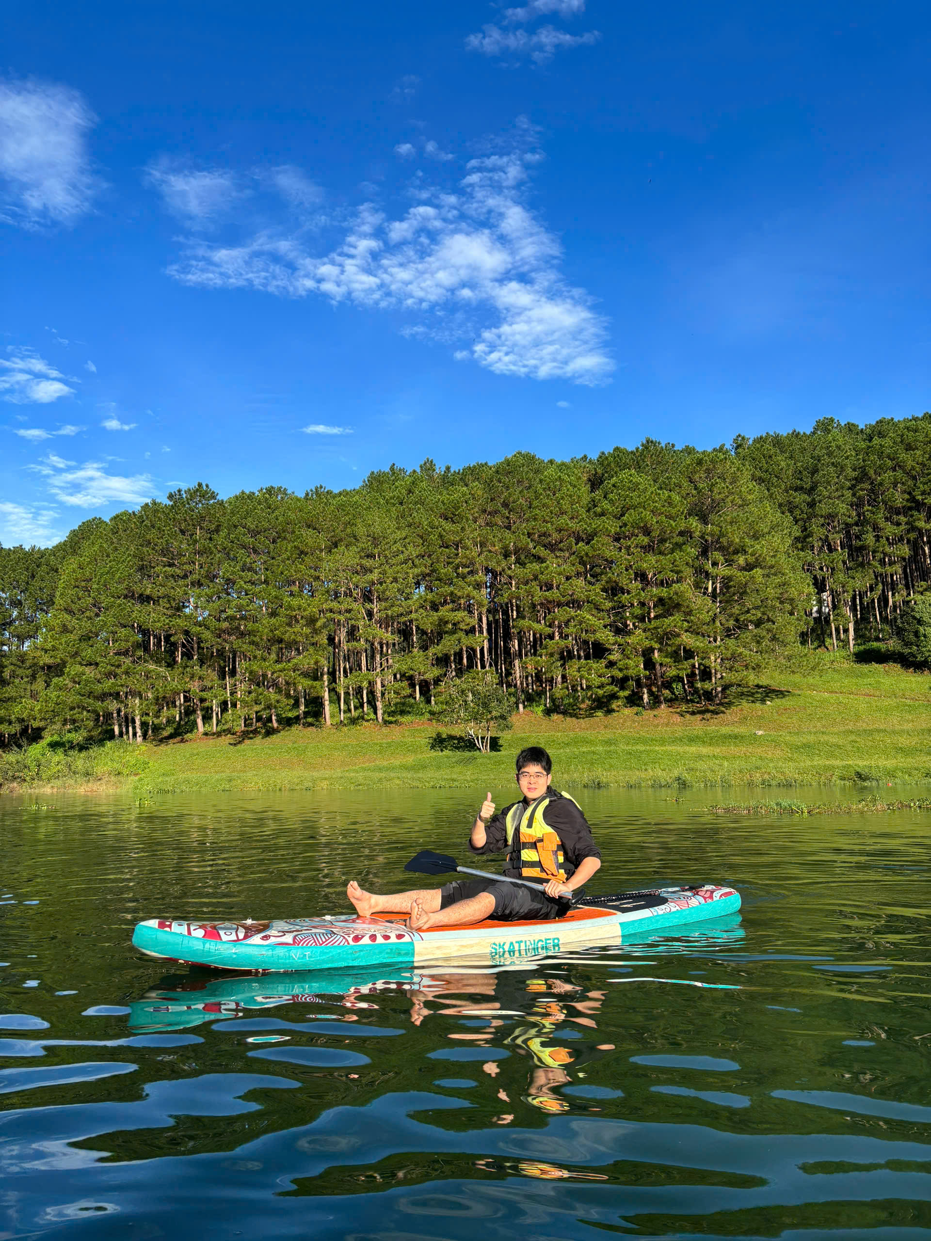 Paddleboarding (SUP/ Kayak) on Tuyen Lam Lake in Dalat
