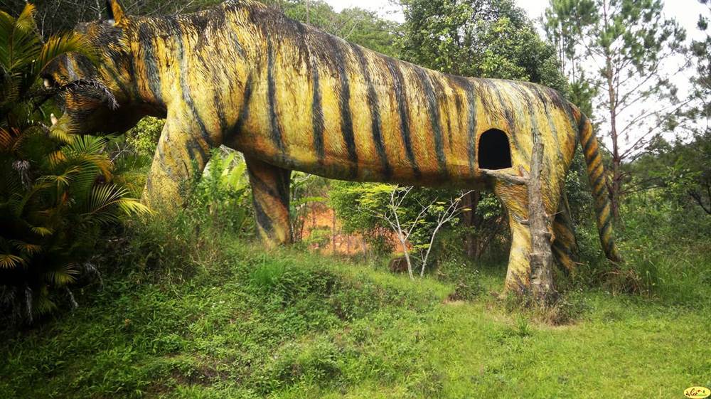 statue of a huge tiger