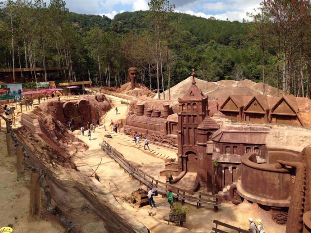 Clay tunnel