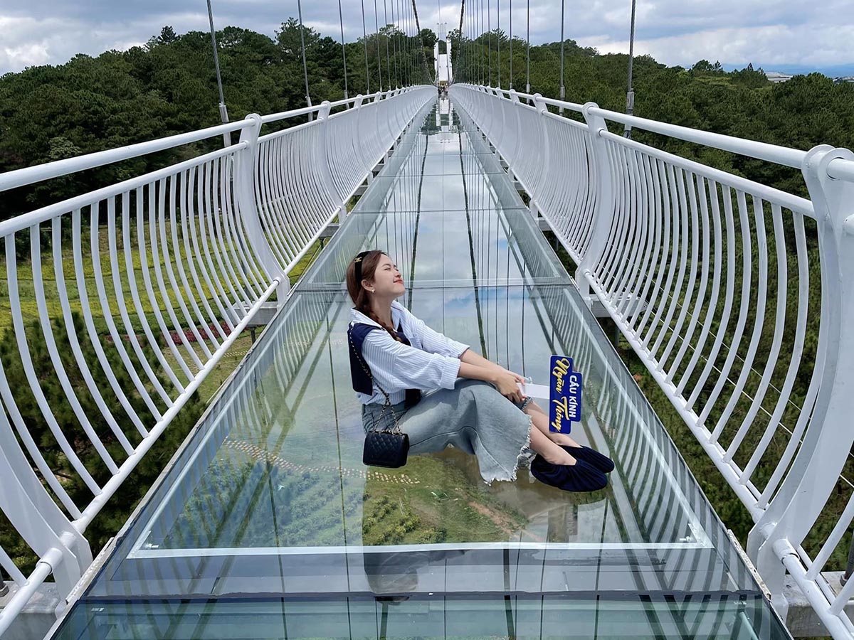 Da Lat's iconic glass bridge